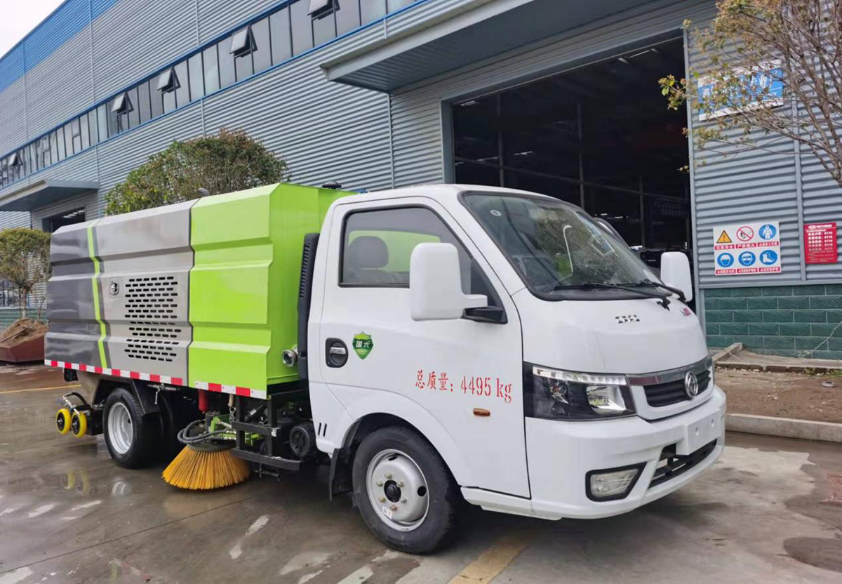 國六東風途逸洗掃車（藍牌，1.8方塵1.5方水）